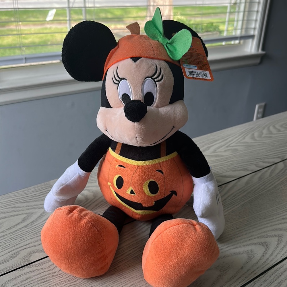 New Disney Minnie Mouse Halloween Pumpkin Plush!